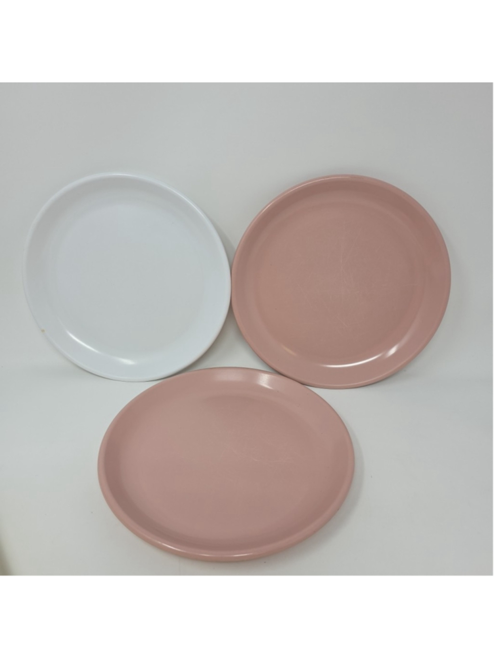 Rubbermaid White Pink 3 Vtg Melamine Plastic 8” Plates Salad Lunch Dessert 3838